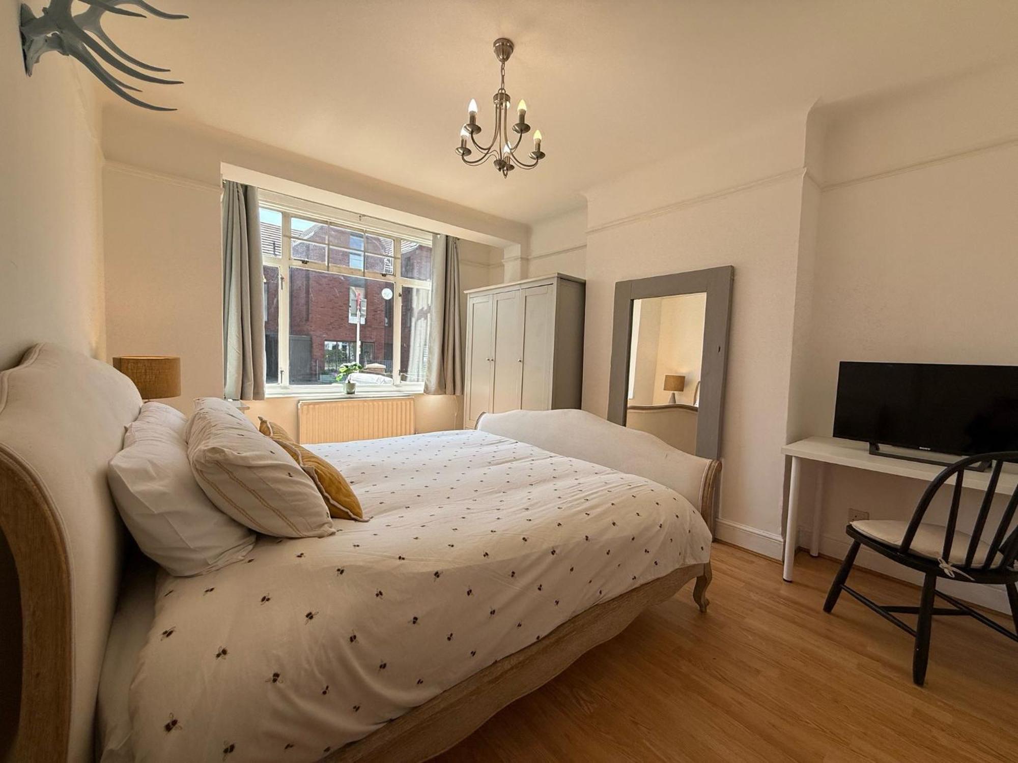 Lovely 4 Bedroom House In Southfields Near Wimbledon Apartment London