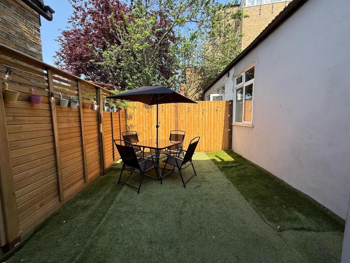 Lovely 4 Bedroom House In Southfields Near Wimbledon Apartment *